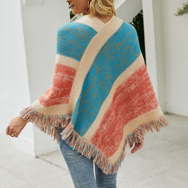 Poncho Feminino em Tricot Listrado Colorido com Franjas 2